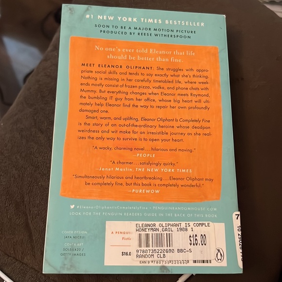 Eleanor Oliphant is Completely Fine by Gail Honeyman - Picture 2 of 3